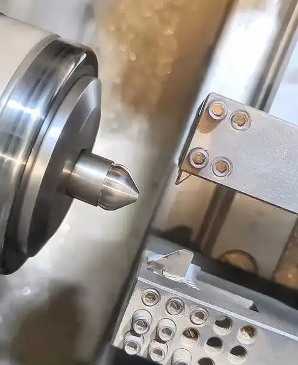 Gikan sa "Patching" hangtod sa "Minimally Invasive Surgery": Pagsabot sa Sukaranan nga Kalainan Tali sa Laser Cladding ug Conventional Repair