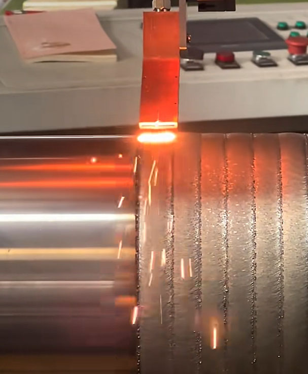 Com funciona la impressora 3D làser additiva i subtractiva de 5 eixos ProAM-605LDM?