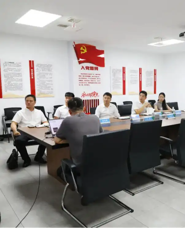 Hallitus, yritykset ja yliopistot tekevät yhteistyötä: Sihuin kaupunginhallitus ja Xi'an Jiaotongin yliopiston valtuuskunta vierailevat Tianyuanissa ja laativat uutta suunnitelmaa teollisuuden uudistamiseksi